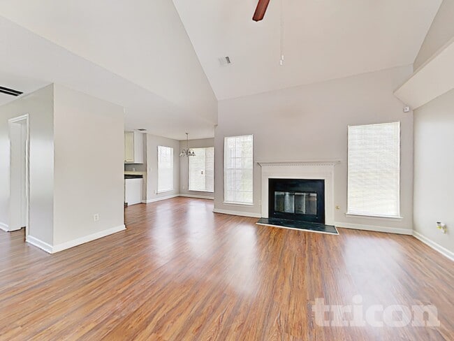 105 River View Ct in Hampton, GA - Foto de edificio - Building Photo