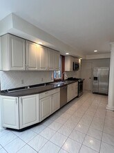 300 Wilson Ave, Unit 1 in Lyndhurst, NJ - Foto de edificio - Building Photo
