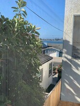 3733 Riviera Dr in San Diego, CA - Building Photo - Building Photo