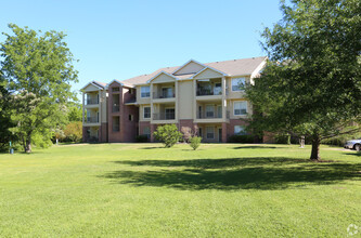 Signature Park in Bryan, TX - Foto de edificio - Building Photo