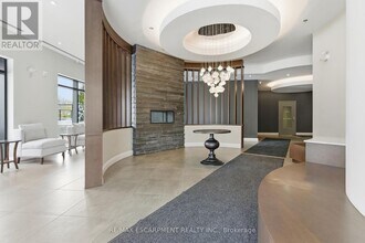 1 Redfern Ave in Hamilton, ON - Building Photo - Building Photo