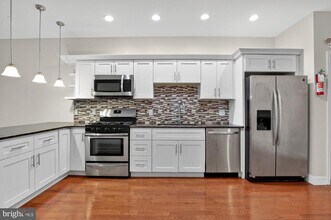 1802 E Huntingdon St in Philadelphia, PA - Building Photo - Building Photo