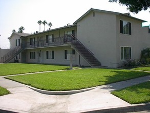 1010 S Malden Ave in Fullerton, CA - Building Photo - Building Photo