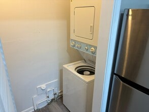 4344 Roberton Ave in Baltimore, MD - Building Photo - Building Photo