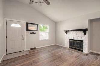 9009 E 85th Terrace in Raytown, MO - Foto de edificio - Building Photo