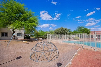 Madrean Vista in Thatcher, AZ - Foto de edificio - Building Photo