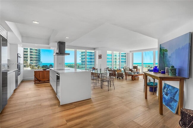 400 S Pointe Dr in Miami Beach, FL - Foto de edificio - Building Photo
