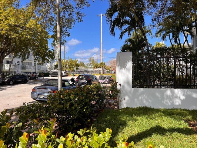 1033 Lenox Ave. in Miami Beach, FL - Building Photo - Building Photo