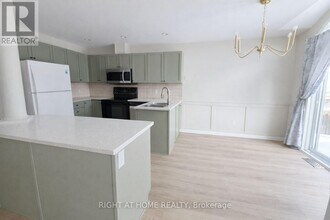 102 Southpointe Ave in Ottawa, ON - Building Photo - Building Photo