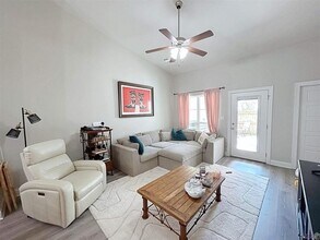 8114 Stonelake Ave in Baton Rouge, LA - Building Photo - Building Photo