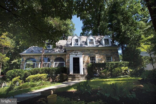 property at 1325 Dale Dr