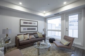 The Windsor - Britannia Block in Calgary, AB - Building Photo - Building Photo