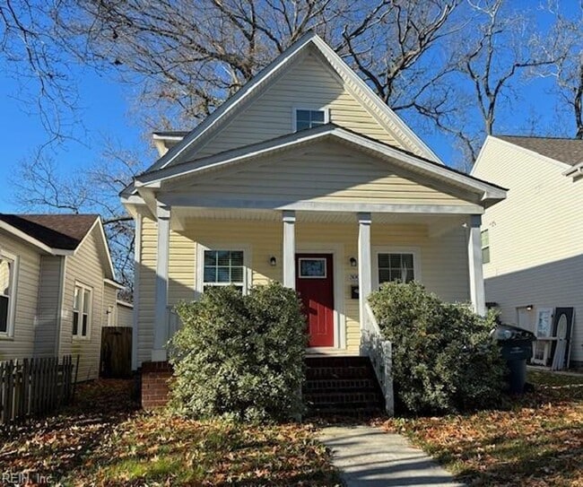 property at 3007 Montana Ave