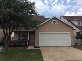 10130 Berrybriar Ln in Tomball, TX - Building Photo