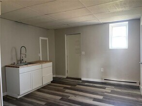 221 N Liberty St in New Castle, PA - Building Photo - Building Photo
