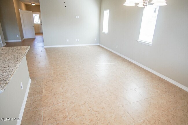 7608 Wolf Creek Dr in El Paso, TX - Building Photo - Building Photo