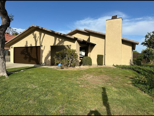 property at 1602 Viola Pl