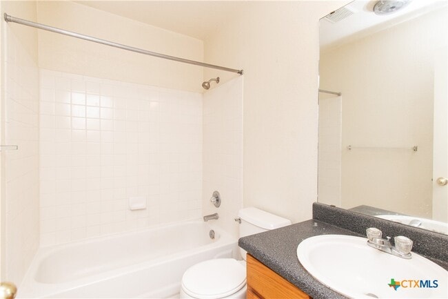 property at 2014 Cedarhill Dr