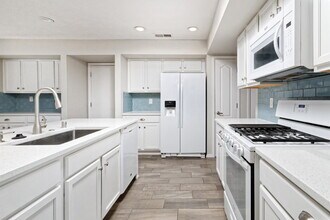 6082 Jack Rabbit Rd NE in Rio Rancho, NM - Building Photo - Building Photo