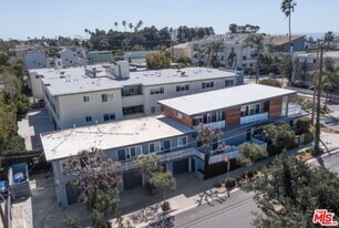 402 Pacific St in Santa Monica, CA - Building Photo