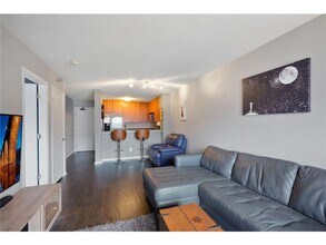 401 S 1st St in Minneapolis, MN - Foto de edificio - Building Photo