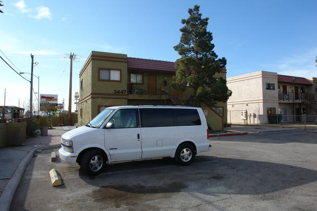 B&g One in North Las Vegas, NV - Foto de edificio - Building Photo