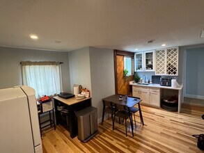 4816 Bond St in Oakland, CA - Building Photo - Building Photo