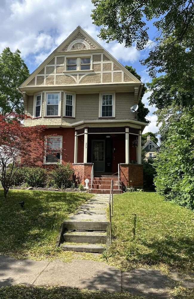 272 Linden St, Unit 4