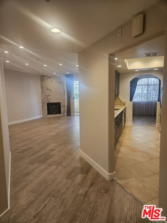 7218 Hillside Ave in Los Angeles, CA - Building Photo - Building Photo