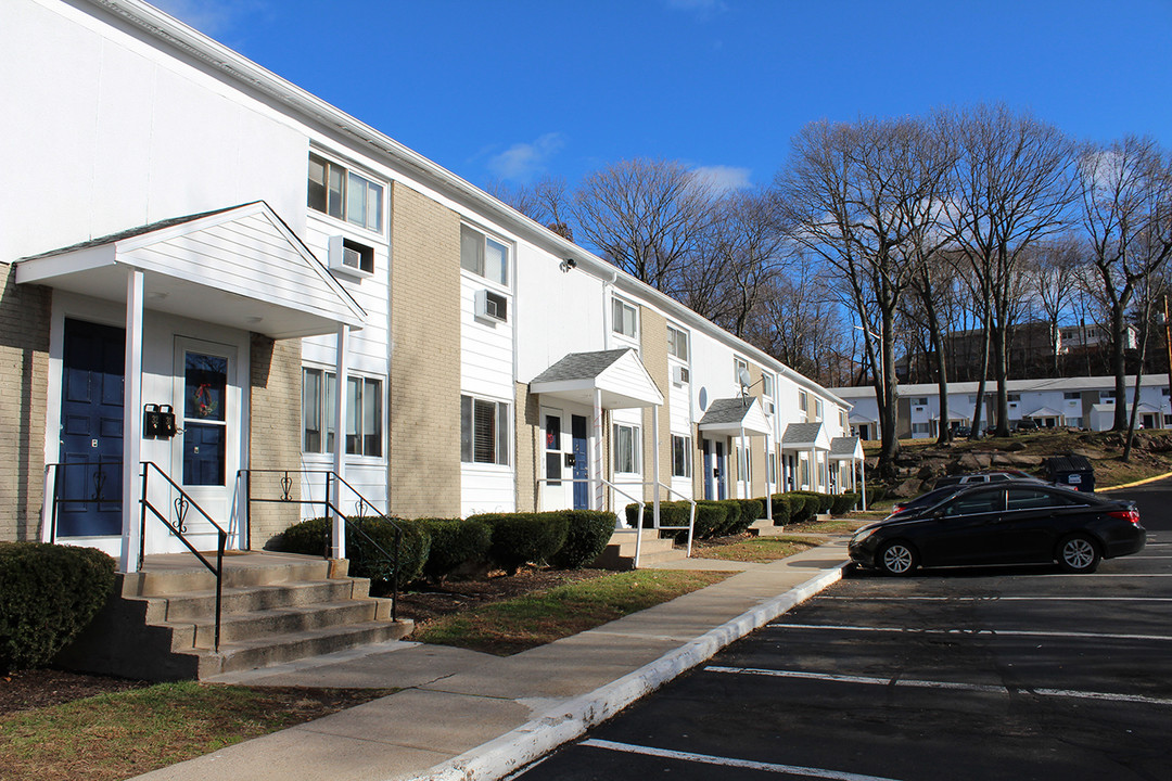 Georgetown Apartments in New Haven, CT - Building Photo