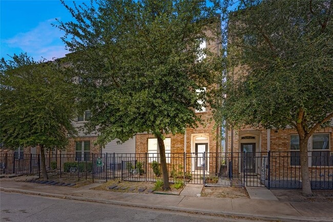 707 Schwartz St in Houston, TX - Foto de edificio - Building Photo