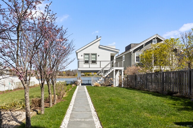 11 Old Mill Rd