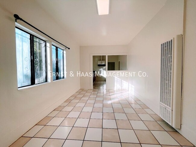 1343 Walnut Ave in Long Beach, CA - Building Photo - Building Photo