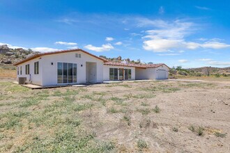 41265 Lakeshore Blvd in Aguanga, CA - Building Photo - Building Photo