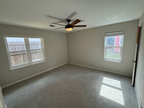 7 Maple Ln in Galveston, TX - Building Photo - Building Photo