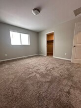 2546-2542 Granite Dr NW in Minot, ND - Building Photo - Building Photo