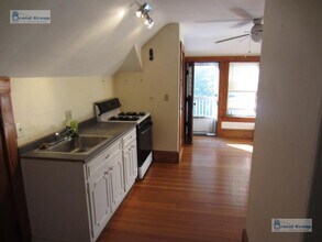 61 Mount Vernon St, Unit 3 in Arlington, MA - Building Photo - Building Photo