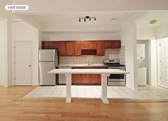 784 Halsey St in Brooklyn, NY - Foto de edificio - Building Photo