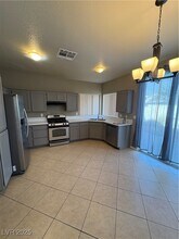 1532 Honey Vista Ln in North Las Vegas, NV - Building Photo - Building Photo
