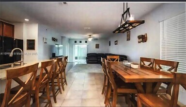 4303 Globe Thistle Dr in Tampa, FL - Building Photo - Building Photo
