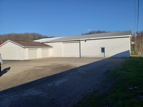 11557 Huntington Rd in Gallipolis Ferry, WV - Building Photo - Building Photo