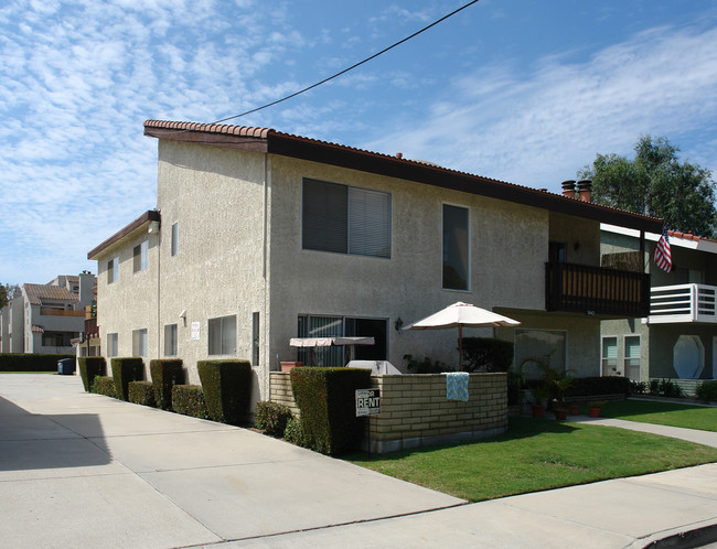 5042 Dunbar Ave in Huntington Beach, CA - Building Photo - Building Photo