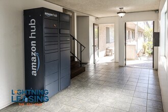6738 Independence Ave in Los Angeles, CA - Building Photo - Building Photo