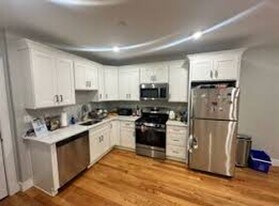 1621 Tremont St in Boston, MA - Building Photo