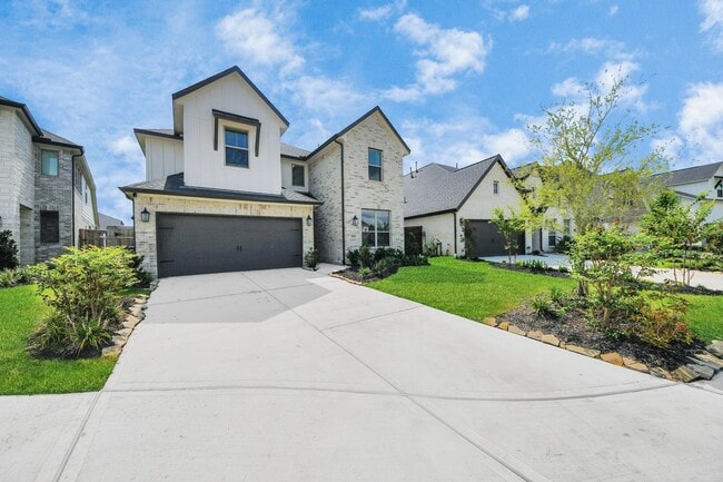 31411 Weathered Cabin Ct