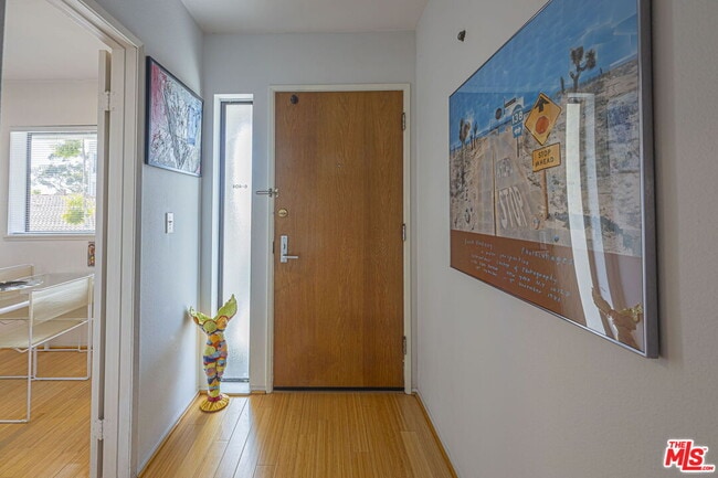 2960 Neilson Way in Santa Monica, CA - Building Photo - Building Photo