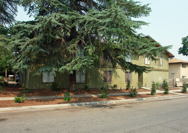 1335 E Vassar Ave in Fresno, CA - Foto de edificio - Building Photo