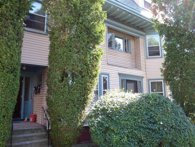 79 College Ave, Unit 2