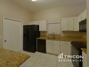 831 Monroe Harbor Pl in Sanford, FL - Building Photo - Building Photo