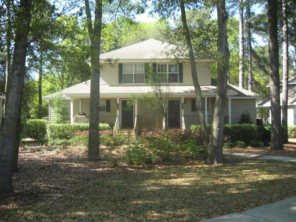 Tidal Bluff Apartments in Hilton Head Island, SC - Foto de edificio